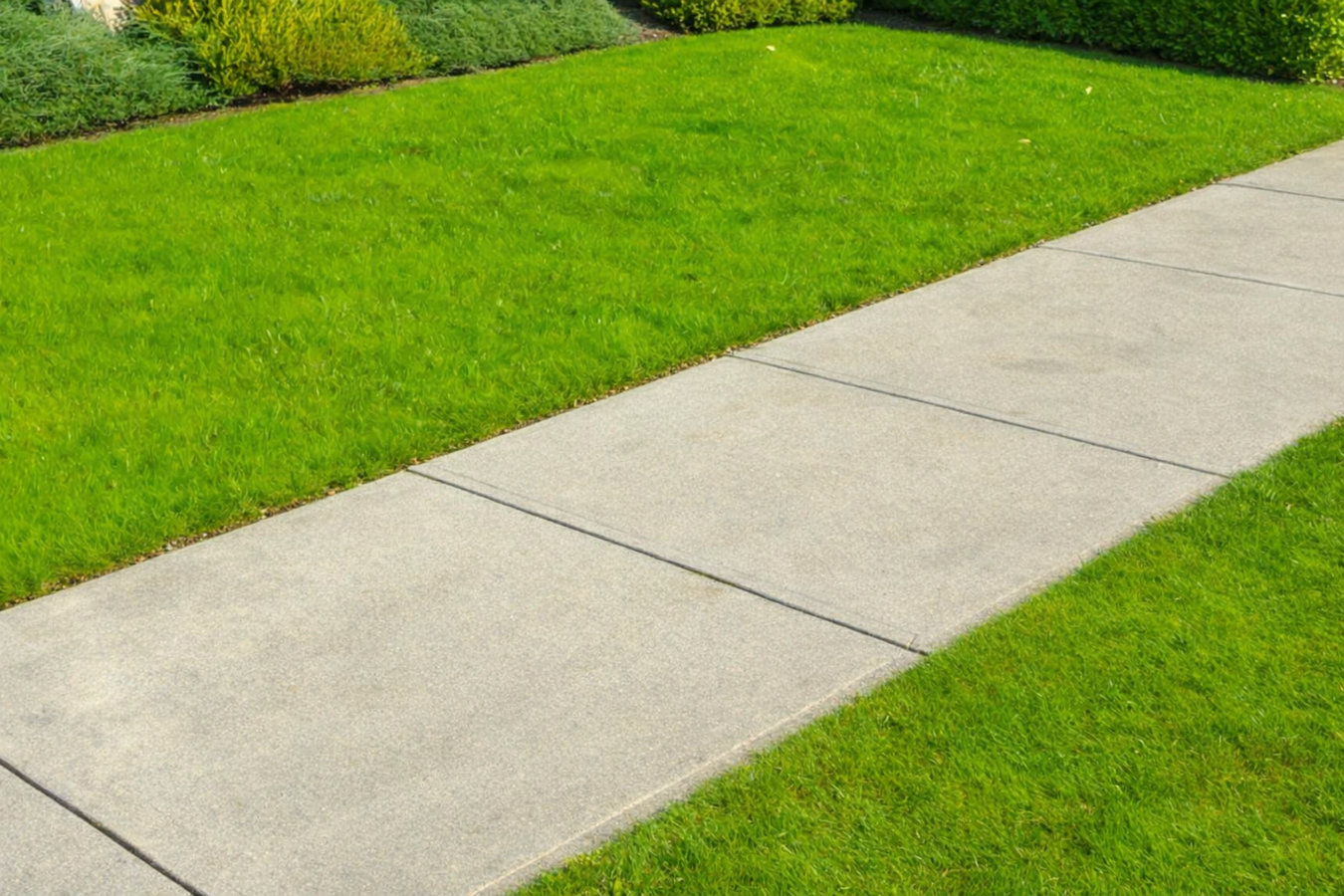 Professional concrete contractor working in Sioux City, IA